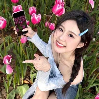 色肉毒蝎女